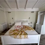 Blue Paradise Relax Con Piscina A Pochi Minuti Da Cagliari E Dal Mare B&B