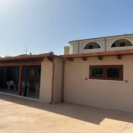 Blue Paradise Relax Con Piscina A Pochi Minuti Da Cagliari E Dal Mare לינה וארוחת בוקר 4*